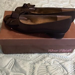 (#103) NWT ladies black flats by Rose Petals (by walking cradles). Size 7~N